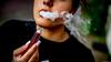 Vaping vs Smoking: சிகரெட்டை விட 'வேப்பிங்' பாதுகாப்பானதா? - இளைஞர்களே உஷார்..தெரியாமல் கூட இதை செய்யாதீங்க!