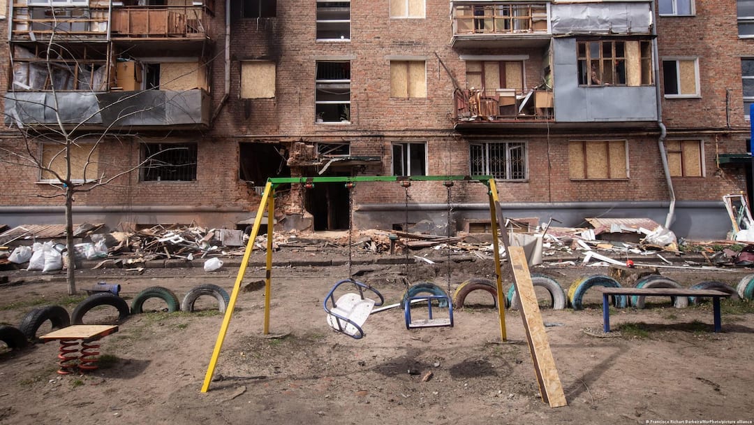 Easter Overshadowed By War As Zelenskyy, Putin Face Truce Breach Claims