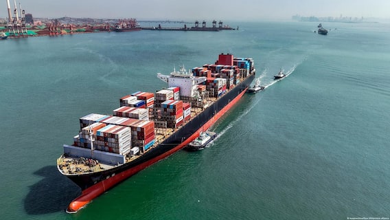 Hormuz Strait: ஹோர்முஸ் ஜலசந்தி! இந்தியக் கப்பல் மீது தாக்குதல்.. மயிரிழையில் உயிர் தப்பிய இந்திய மாலுமிகள் Hormuz Strait: ஹோர்முஸ் ஜலசந்தி! இந்தியக் கப்பல் மீது தாக்குதல்.. மயிரிழையில் உயிர் தப்பிய இந்திய மாலுமிகள்