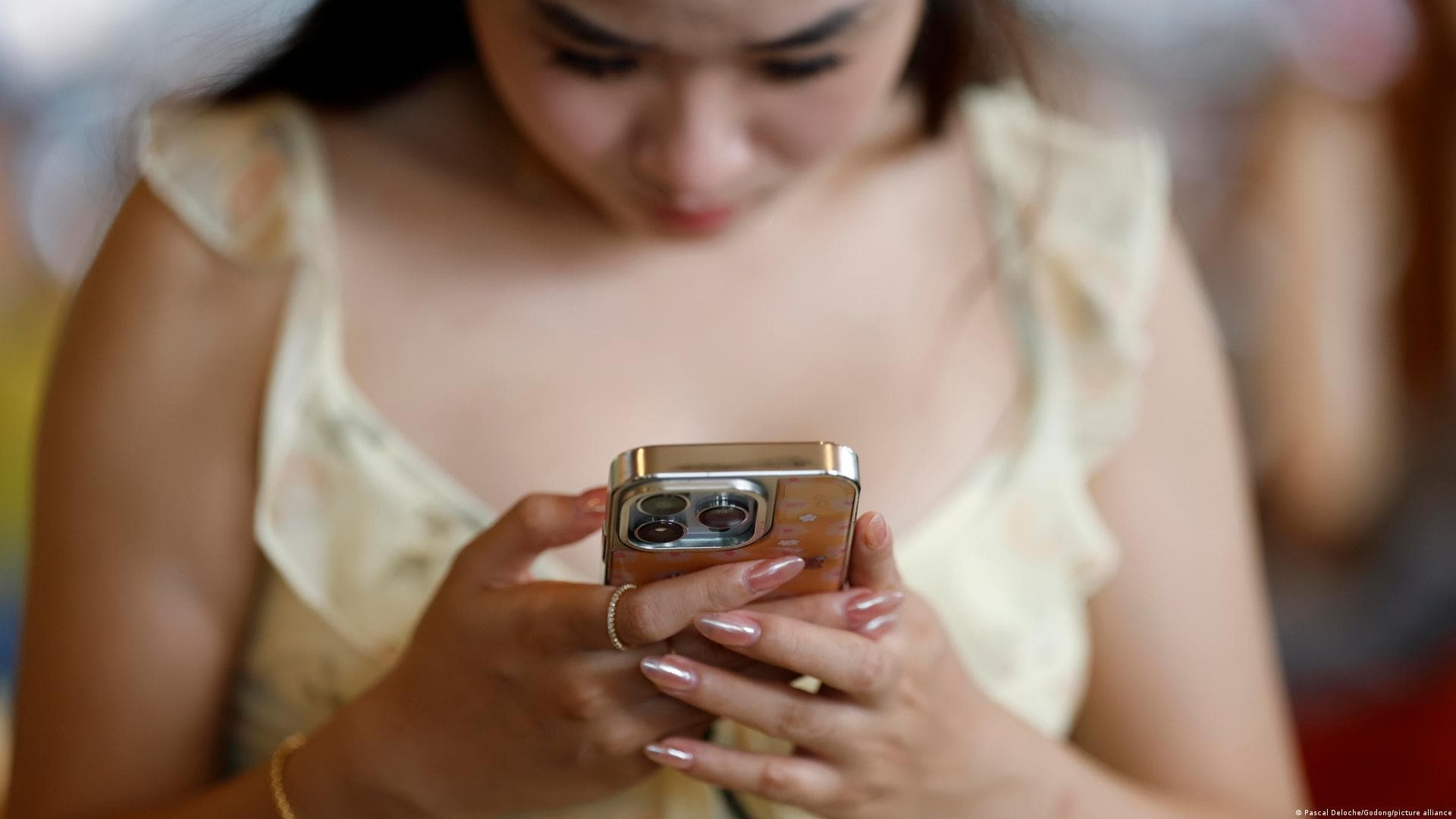Why You Can't Stop Scrolling: Science Behind TikTok's Grip On Your Brain