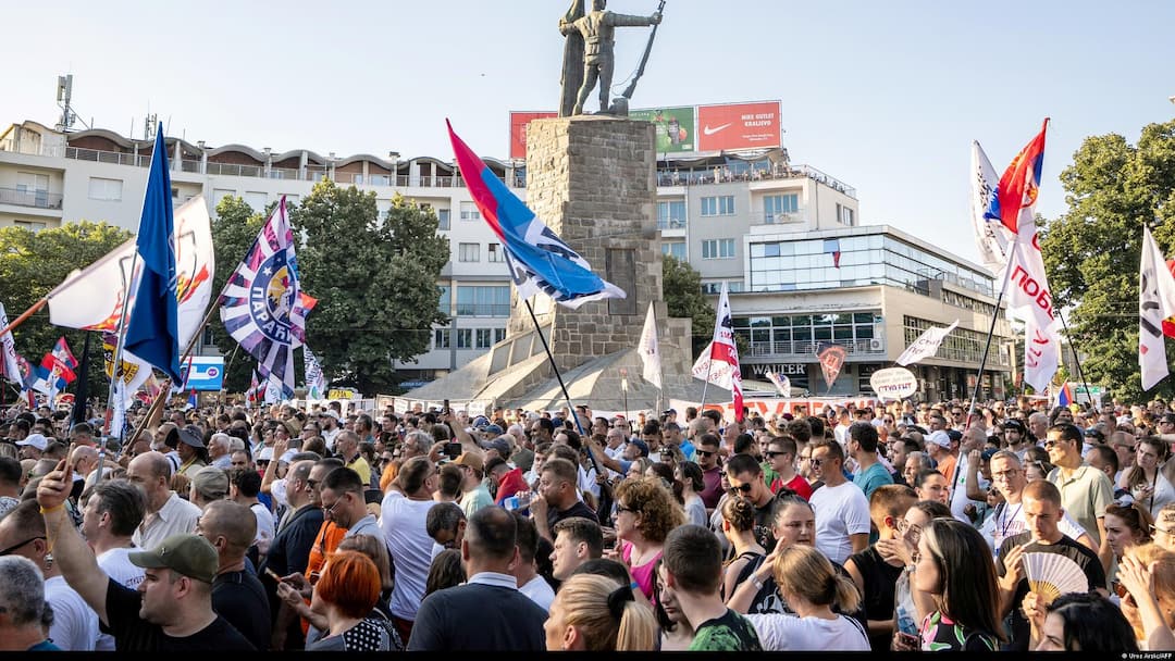 Protests Continue In Serbia After President Vucic Says He Will Step Down serbia aleksandar vucic resignation student protests government mismanagement Protests Continue In Serbia After President Vucic Says He Will Step Down