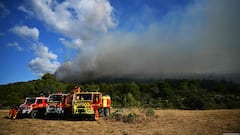 Wildfires Sweep Southern France After Record Heatwave; Thousands Evacuated, 900 Hectares Burned