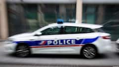 France Opens Terror Investigation After Military-Grade Weapons Found Near Paris Synagogue