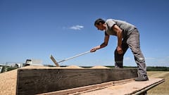 Ukraine Farmers Struggle To Sell Harvest Amid War, Drought