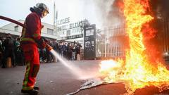 France High School Protests Turn Violent, Over 600 Detained As 83 Police Hurt