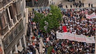 Spain Parliament Rejects Housing Bill Amid Ongoing Protests