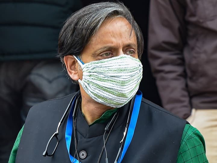 Farmers' Tractor Rally: Sedition Charges Filed Against Shashi Tharoor For Farmer's Death Tweet Farmers' Tractor Rally: Sedition Charges Filed Against Shashi Tharoor For Farmer's Death Tweet