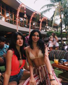 Shanaya Kapoor's PICS With Cousin Khushi Kapoor From Sonam Kapoor's Mehendi Go Viral