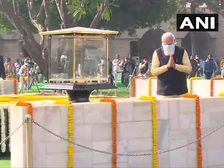 Prime Minister Narendra Modi at Raj Ghat in Delhi on the occasion of Mahatma Gandhi's death anniversary. (ANI Photo)