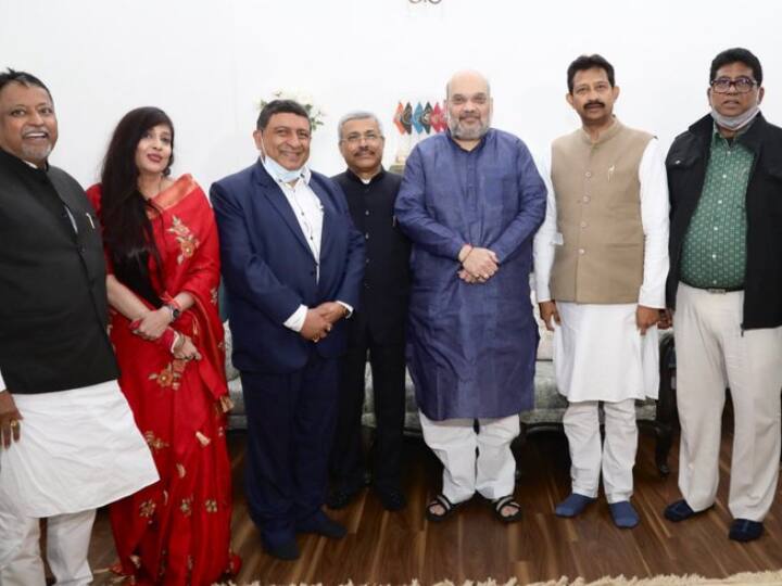 ‘Bengal Realising That TMC Only Swindled People’: Kailash Vijaywargiya As Rajib Banerjee, 4 Others Join BJP ‘Bengal Realising That TMC Only Swindled People’: Kailash Vijaywargiya As Rajib Banerjee, 4 Others Join BJP ‘Bengal Realising That TMC Only Swindled People’: Kailash Vijaywargiya As Rajib Banerjee, 4 Others Join BJP