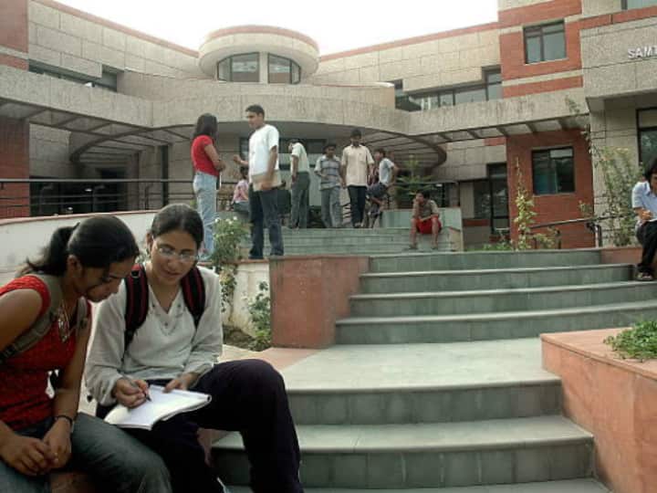 World Cup: Iit-k Launches Three E-masters Programmes For Professionals