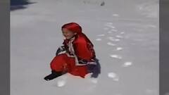 Choti Sarrdaarni: Kavina Tek aka Sehar enjoys in Kashmir Valley covered in snow