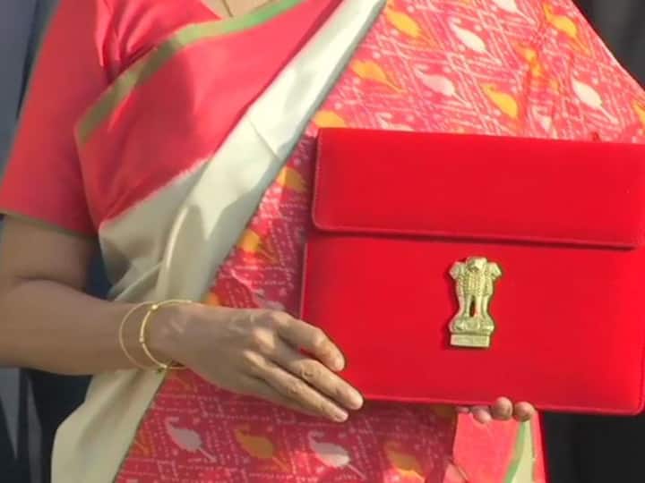 Budget 2021: FM Nirmala Sitharaman Ditches 'Bahi Khata' For Tablet As It Is 'Paperless' Budget 2021: FM Nirmala Sitharaman Ditches 'Bahi Khata' For Tablet As It Is 'Paperless'
