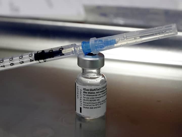 COVID Vaccination Centres at Work Places Govt. and Private Centre issue Guidance 45 வயதுக்கு மேற்பட்டவர்களுக்கு பணியிடங்களிலேயே கொரோனா தடுப்பூசி - மத்திய அரசு அறிவிப்பு..