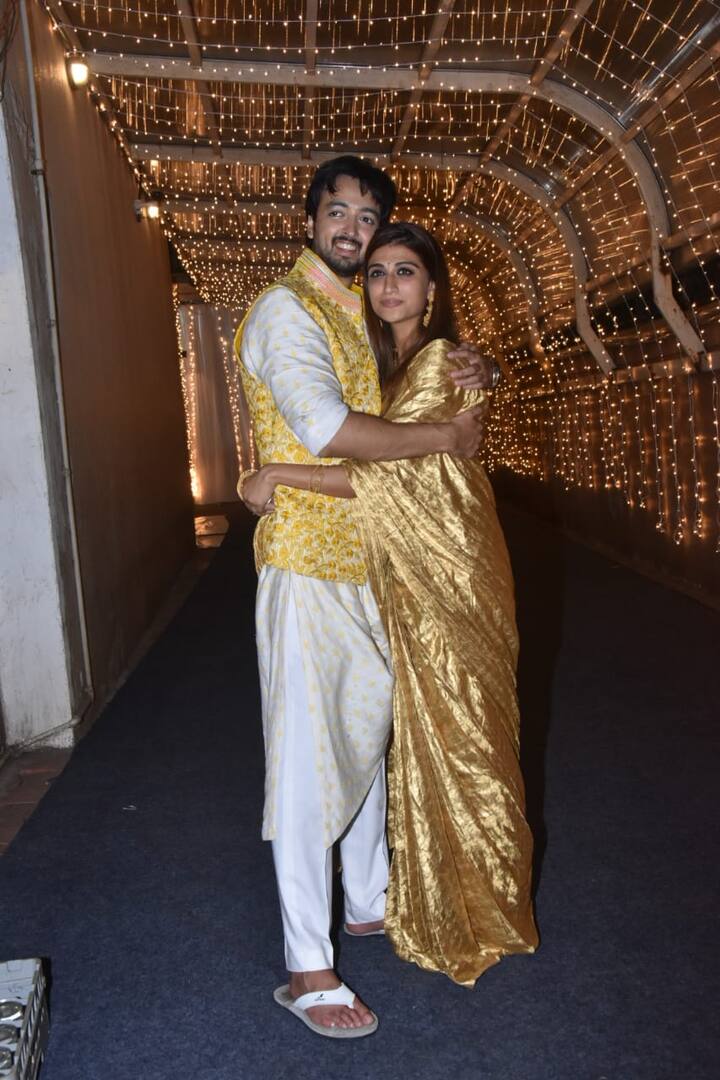 The couple reportedly had a court marriage on Thursday and later hosted a party for their friends and family members in Mumbai.