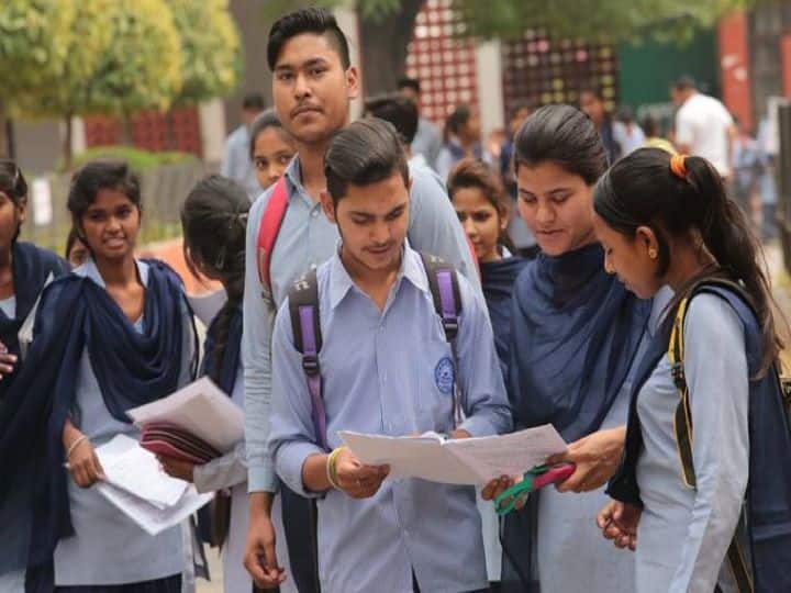 Delhi Schools Reopen For Classes 9, 11 Coronvirus Guidelines Rules Delhi Schools Reopen For Classes 9 And 11; Check Covid Protocols, Examination Guidelines Here