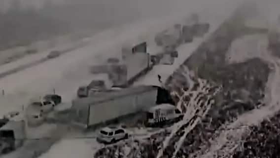 USA: More than 40 vehicles collided in Iowa due to heavy snowfall