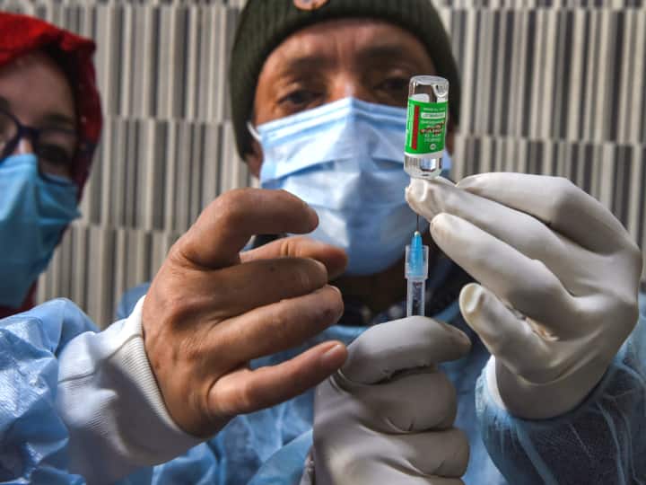 Corona Vaccination: जम्मू-कश्मीर में कोरोना वैक्सीनेशन का बना रिकॉर्ड, पहली बार एक ही दिन में लगी 1.78 लाख डोज