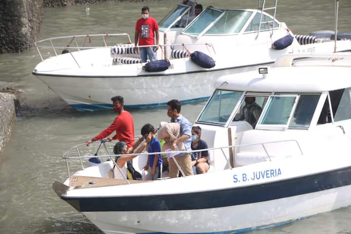 Aamir has been accompanied by his wife Kiran Rao and children Ira Khan and Azad Rao Khan for a family get together.