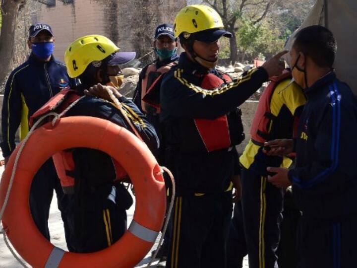 Uttarakhand Glacier Collapse: Massive Floods Hit Chamoli, ITBP Teams Rushed For Rescue Ops; PM Monitoring Situation | 10 Points Uttarakhand Glacier Collapse: Massive Floods Hit Chamoli, ITBP Teams Rushed For Rescue Ops; PM Monitoring Situation | 10 Points
