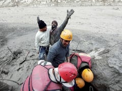 Uttarakhand Glacier Burst: ITBP Personnel Rescue 16 Workers Trapped In Tunnel Near Tapovan | Watch