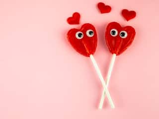 Valentine’s Week 2021: Week Of Love Begins With Rose Day Today! Check Out Other Days To Make Your Partner Feel Special