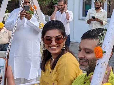 ব্যক্তিগত পরিসর নিয়ে বরাবরই সচেতন মনসুর খান। যদিও জায়ান খান হলুদ মাখা ছবি শেয়ার করেছেন সোশাল মিডিয়ায়।