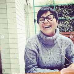 কলকাতার কাফেতে খোলামেলা স্বস্তিকা