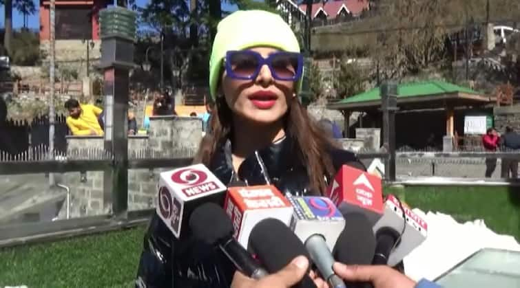 Arriving in Shimla, Urvashi Rautela supported the farmers ਸ਼ਿਮਲਾ ਪਹੁੰਚੀ ਉਰਵਸ਼ੀ ਰੌਤੇਲਾ ਨੇ ਕੀਤੀ ਕਿਸਾਨਾਂ ਦੀ ਹਮਾਇਤ