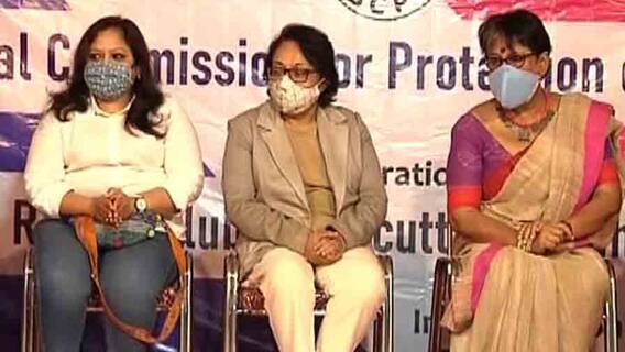 স্কুল পড়ুয়াদের মধ্যে রাজনীতি সম্পর্কে ধারণা তৈরি করতে উদ্যোগ, সল্টলেকের AD ব্লকের লবনহ্রদ বিদ্যাপীঠে আয়োজন করা হয় নকল বিধানসভা অধিবেশনের