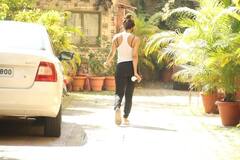 Maliaka Arora Yoga Photos: তাক লাগানো ফিটনেস , নিয়মিত যোগাভ্যাস তো রয়েইছে, জানেন কি মালাইকার ডায়েট?