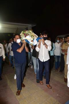 Rajiv Kapoor Funeral Pics: SRK, Alia Bhatt & Other B-Town Celebs Offer Their Last Respects