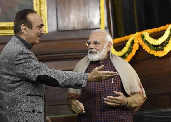 Prime Minister Narendra Modi with Congress leader Ghulam Nabi Azad after paying floral tribute to Netaji Subhas Chandra Bose on his birth anniversary, at Parliament House on January 23, 2020 in New Delhi. (File Photo/ Getty)