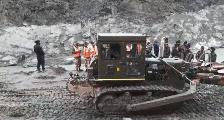 rescue work underway at tapovan tunnel joshimath in uttarakhand Uttarakhand tragedy: আশার কিরণ, তপোবন সুড়ঙ্গ থেকে উদ্ধার ৩৫ জন