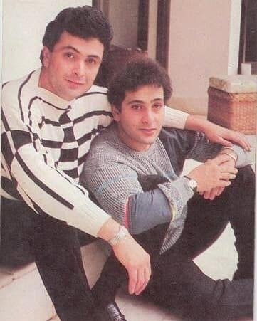 A throwback photo of Rishi Kapoor and Rajiv Kapoor is also going viral on the internet post the latter’s demise. Rajiv’s elder brother Rishi Kapoor, passed away on April 30 in Mumbai after a two-year battle with leukemia.