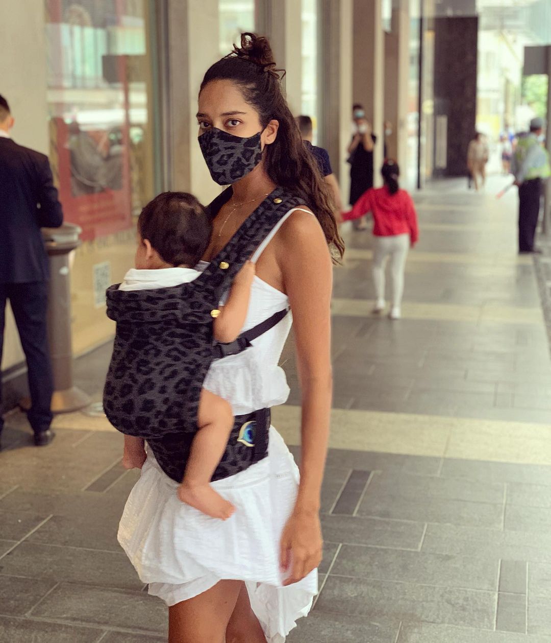 ICYMI: Pregnant Lisa Haydon Shares Women's Day Post For Daughter