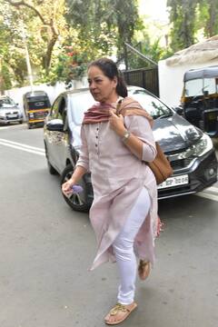 Rajiv Kapoor Death Photos: সঞ্জয় দত্তের সঙ্গে অভিনয় করার কথা ছিল রাজীবের, প্রয়াত তারকার বাড়িতে এলেন বলিউডের কলাকুশলীরা