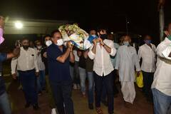 Rajiv Kapoor Funeral: Ranbir Kapoor Leads Last Rites; Karisma & Bebo Bid Adieu To Their 'Chimpoo' Uncle