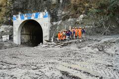 Uttarakhand Glacier Tragedy Pics: চামোলিতে চলছে উদ্ধারকাজ, উদ্ধার ২৮ জনের দেহ