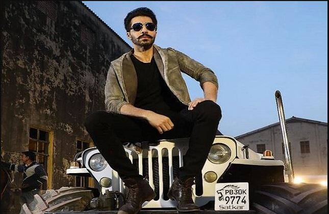 ਉਸ ਨੇ ਕਾਨੂੰਨ ਦੀ ਪੜ੍ਹਾਈ ਕੀਤੀ ਹੋਈ ਹੈ। ਦੀਪ ਸਿੱਧੂ ਕਿੰਗਫਿਸ਼ਰ ਮਾਡਲ ਹੰਟ ਦਾ ਜੇਤੂ ਰਹਿ ਚੁੱਕਾ ਹੈ ਤੇ ਮਿਸਟਰ ਇੰਡੀਆ ਮੁਕਾਬਲੇ 'ਚ ਮਿਸਟਰ ਪਰਸਨੈਲਟੀ ਦਾ ਖਿਤਾਬ ਜਿੱਤ ਚੁੱਕਿਆ ਹੈ।