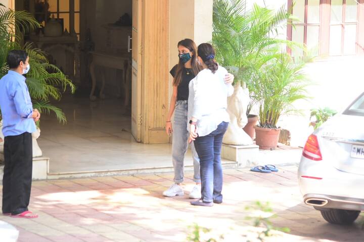 The 'Jawani Diwani' actor revealed that Rajiv Kapoor's funeral will take place at a crematorium in Chembur later today.