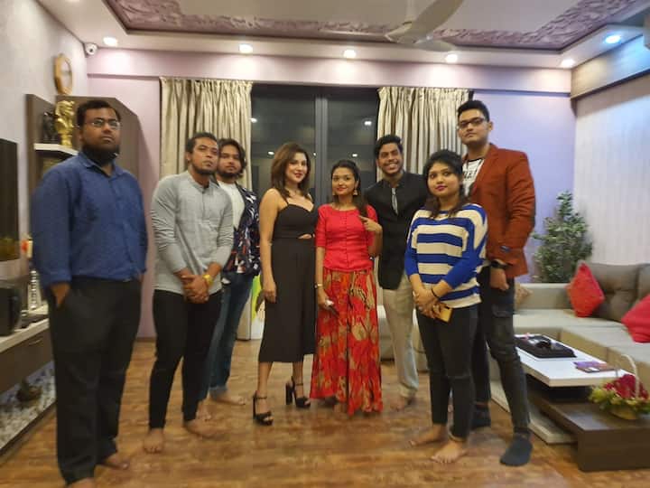 হাতে রয়েছে বেশ কিছু ওয়েব সিরিজ ও ছবির কাজ। জন্মদিনে পায়েলের ইচ্ছা, 'কোভিড পেরিয়ে ভালো থাকুক সবাই'
