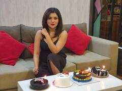 Payel Sarkar Birthday: জন্মদিনে পায়েলের জন্য চারটে কেক আনল কে?