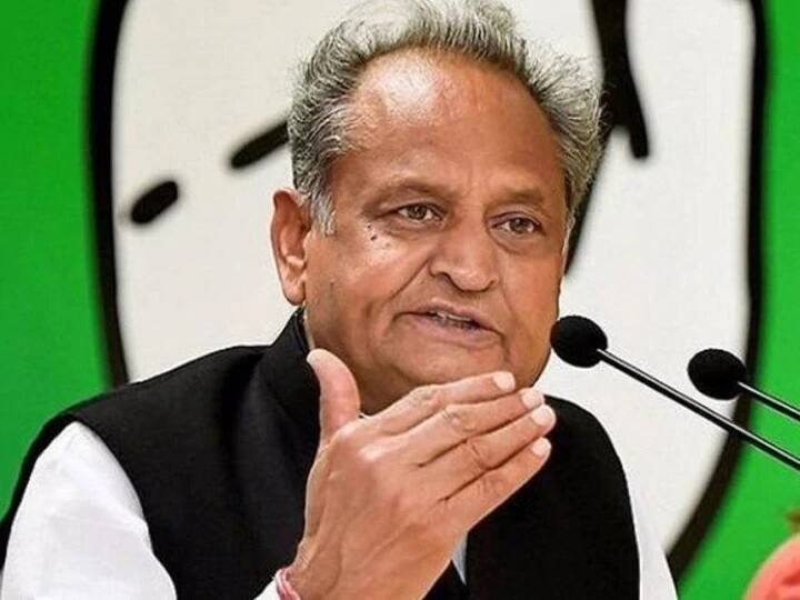 Ashok Gehlot questioned on Modi government democracy farm laws ਮੁੱਖ ਮੰਤਰੀ ਦਾ ਮੋਦੀ ਸਰਕਾਰ 'ਤੇ ਨਿਸ਼ਾਨਾ- ਕਿਹਾ ਲੋਕਤੰਤਰ 'ਚ ਸਰਕਾਰ ਜ਼ਿੱਦੀ ਨਹੀਂ ਹੋ ਸਕਦੀ