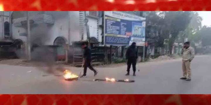 কোচবিহার শহরের কেশব রোডে সকালে টায়ার জ্বালিয়ে চলে যান বাম সমর্থকরা। পরে পুলিশ গিয়ে আগুন নেভায়। সকাল থেকে জেলায় বেসরকারি বাস বন্ধ। সরকারি বাস পরিষেবা স্বাভাবিক রয়েছে।