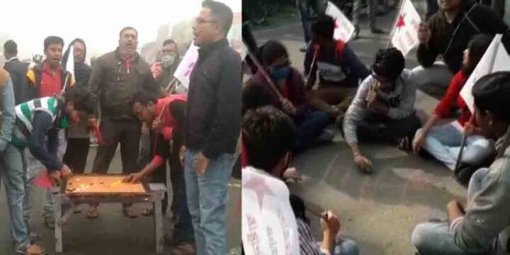 West Bengal Bandh Today: Left bandh supporters playing carrom in Kolkata street West Bengal Bandh Today: রাস্তায় চলল ক্রিকেট-ক্যারাম খেলা, বনধে স্বাভাবিক সরকারি দফতর, প্রভাব পড়নি তথ্য-প্রযুক্তি শিল্পে