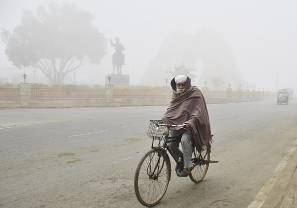ਵਿਗੜੇਗਾ ਪੰਜਾਬ ਦਾ ਮੌਸਮ, ਮੀਂਹ ਤੇ ਧੁੰਦ ਪੈਣ ਦੀ ਸੰਭਾਵਨਾ | Punjab Weather Report,  Dense Fog And Rain Predicted
