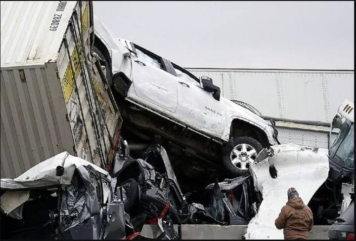 ਸਥਾਨਕ ਮੀਡੀਆ ਮੁਤਾਬਕ ਘੱਟੋ ਘੱਟ 100 ਵਾਹਨ ਇਸ ਹਾਦਸੇ ਦਾ ਸ਼ਿਕਾਰ ਹੋਏ ਹਨ। ਇਸ ਵਿੱਚ ਇੱਕ ਦਰਜਨ ਤੋਂ ਵੱਧ ਅਰਧ-ਟਰੈਕਟਰਾਂ ਦੇ ਟ੍ਰੇਲਰ ਸੀ। ਪੁਲਿਸ ਨੇ ਫੋਰਟ ਵਰਥ ਦੇ ਰਿਵਰਸਾਈਟ ਕਮਿਊਨਿਟੀ ਸੈਂਟਰ ਵਿਖੇ ਇੱਕ ਰੀਯੂਨਿਫਿਕੇਸ਼ਨ ਮੀਟਿੰਗ ਦੀ ਸ਼ੁਰੂਆਤ ਕੀਤੀ ਹੈ।