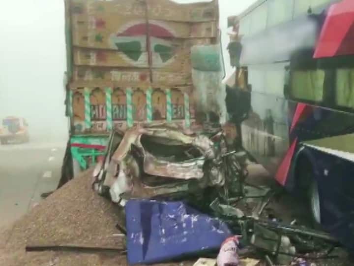 Kannauj Accident: Dense Fog Claims Lives Of 6 Family Members As Car Rams Into Stationary Truck Kannauj Accident: Dense Fog Claims Lives Of 6 Family Members As Car Rams Into Stationary Truck