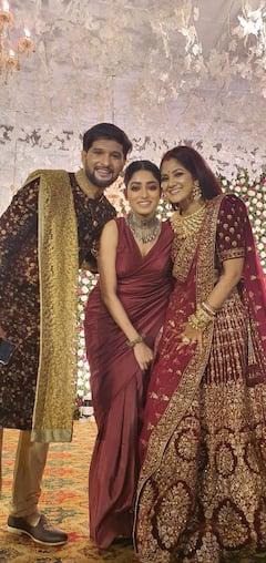 Neel Trina Wedding Photos: রিসেপশনে চাঁদের হাট, কেন্দ্রবিন্দু নীল-তৃণা